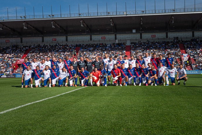 FOTO: Milan Baroš se rozloučil ve velkém stylu. – stránka 3