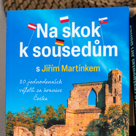 Knihu Na skok k sousedům můžete využít jako funkční cestopis, pokud se chystáte na výlet za hranice Česka. 