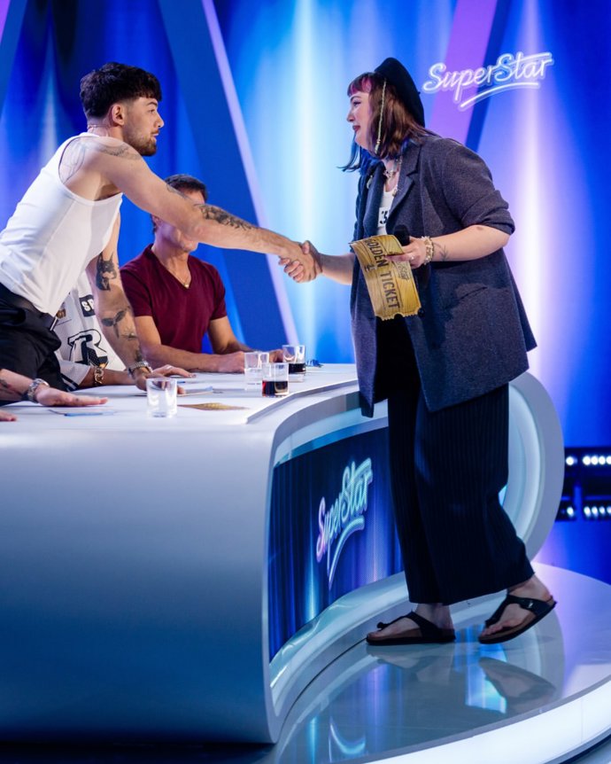 FOTO: Gaia Anzari, Superstar 2026 přebírá Golden Ticket od Calina – stránka 3
