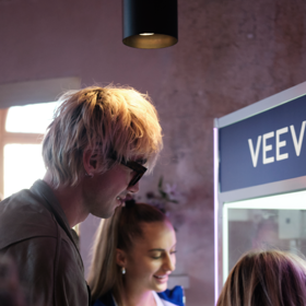 VEEV party