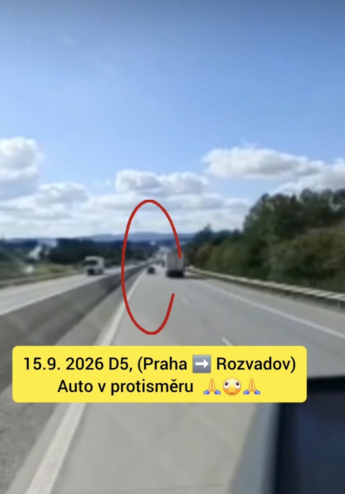 FOTO: Stačila chvíle a incident mohl skončit tragicky. Řidič kamionu Dominik Petrov na dálnici D5 u Boru na Tachovsku na poslední chvíli uhnul osobnímu autu, které jelo v protisměru. – stránka 2
