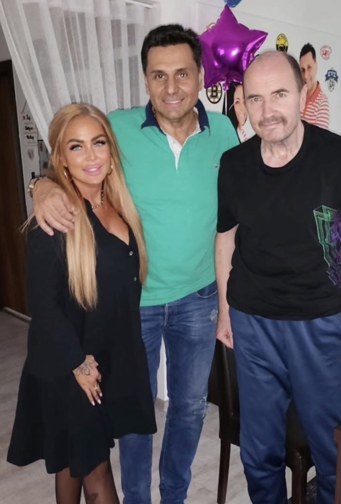 FOTO: Manželka hokejového trenéra Růžičky přišla o milovaného strýčka. – stránka 1