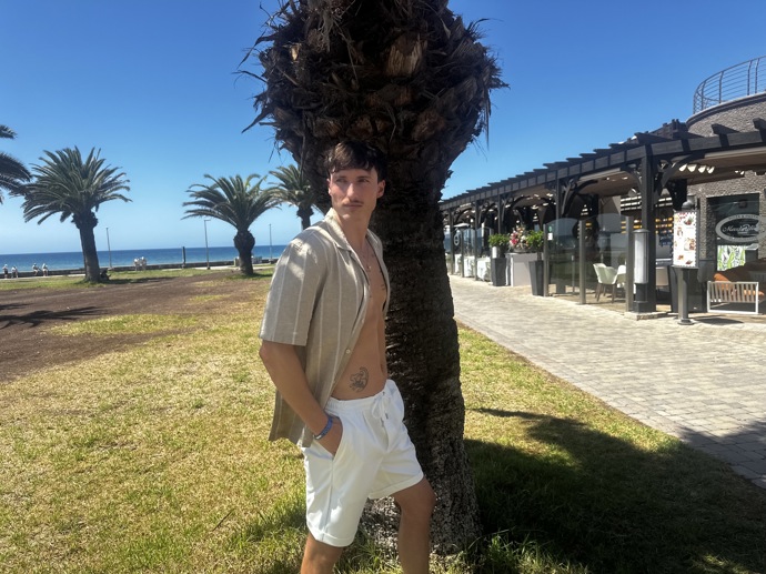 FOTO: Tomáš Vykouřil se hlásil do reality show Love Island hned několikrát. – stránka 103