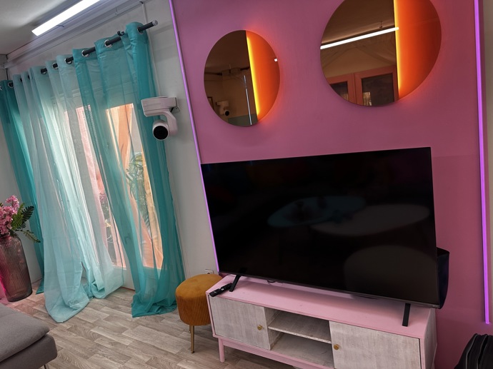 FOTO: Srdíčka nebudou ochuzeni ani o televizi. – stránka 33