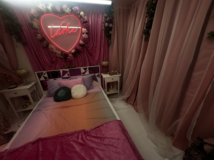 FOTO: Hideaway je velmi útulná. – stránka 26