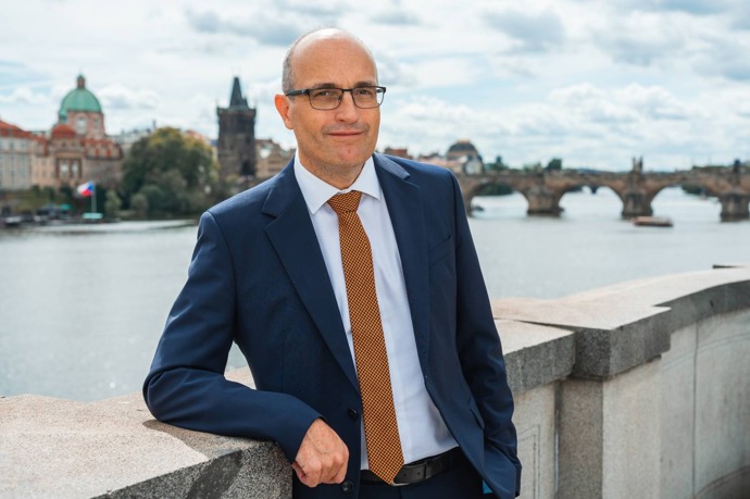 FOTO: Bývalý diplomat Jan Sechter. – stránka 3