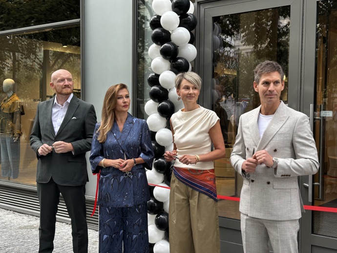 FOTO: Dana Morávková na slavnostní otevření zrekonstruované prodejny Marks & Spencer. – stránka 3