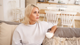 Eva (45): Flirt s bývalou láskou mi otevřel oči, uvědomila jsem si, že můj nudný manžel je pro mě vším