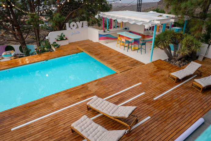FOTO: Zahrada nové vily Love Islandu. – stránka 15