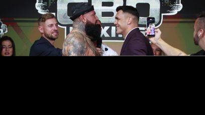 FOTO: Alex Cverna s Vasilem Ducárem na staredownu před turnajem GBO Boxing.