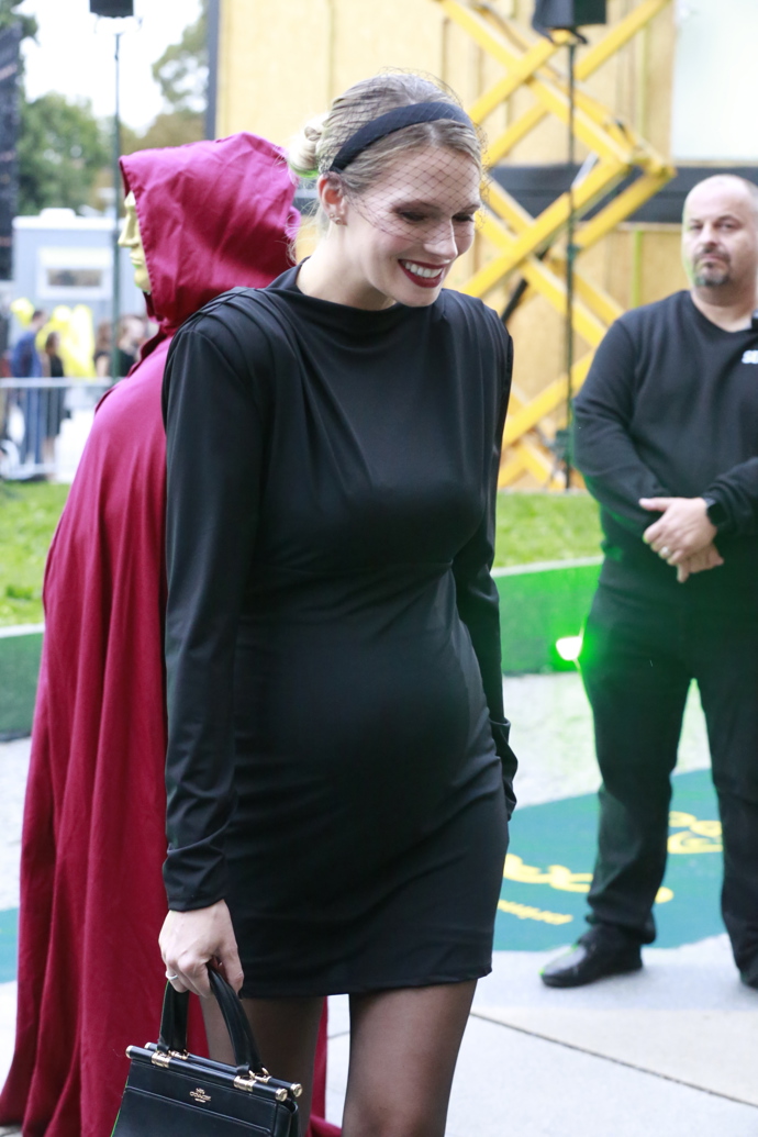 FOTO: Veronika Krajplová je velmi šťastná. – stránka 8