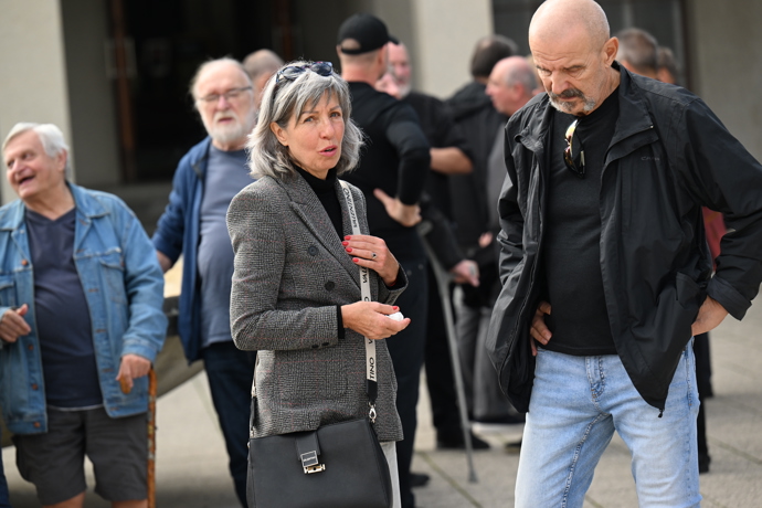 FOTO: Marcela Březinová dala poslední sbohem Richardu Tesaříkovi. – stránka 8