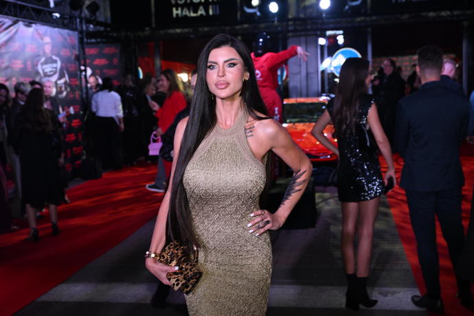 FOTO: Lela Ceterová dorazila na přehlídku Osmana Laffity. – stránka 31