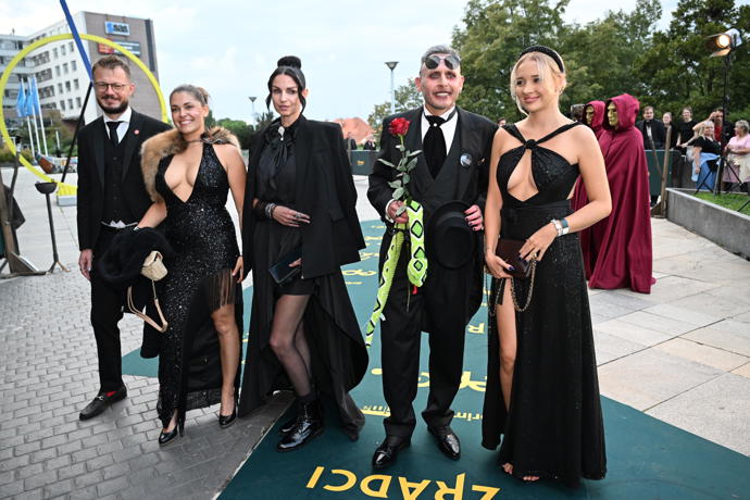 FOTO: Michaela Fialová, Jan Tuna a Nicole Šáchová na premiéře nové řady Zrádců. – stránka 5