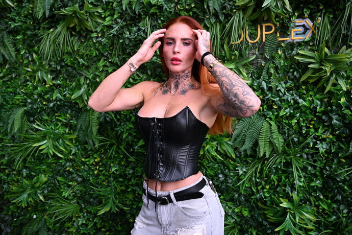 FOTO: Jednou z hlavních tváří je Šlajska house je Tereza Osladilová. – stránka 4