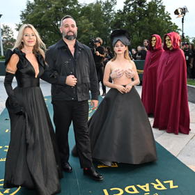 Anastázie Meindl po boku svých kolegů z reality show Zrádci.