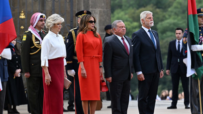 FOTO: Prezident Petr Pavel s manželkou Evou přivítali na Hradě jordánský královský pár.