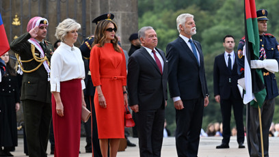 FOTO: Prezident Petr Pavel s manželkou Evou přivítali na Hradě jordánský královský pár.