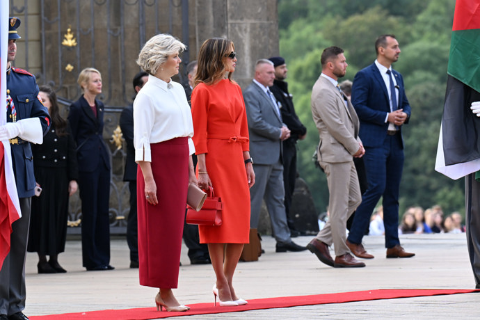 FOTO: Eva Pavlová po boku královny Ranjary. – stránka 13