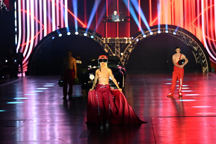 FOTO: Simona Krainová otvírala show Osmana Laffity. – stránka 137