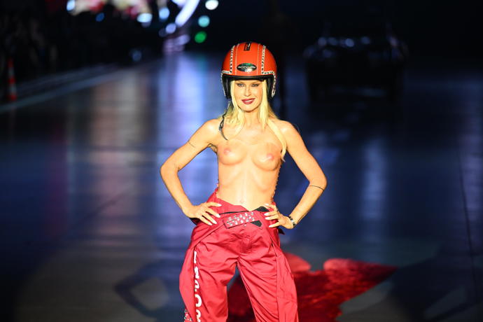 FOTO: Simona Krainová si to velice užívala. – stránka 130