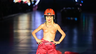 FOTO: Simona Krainová nahoře bez.