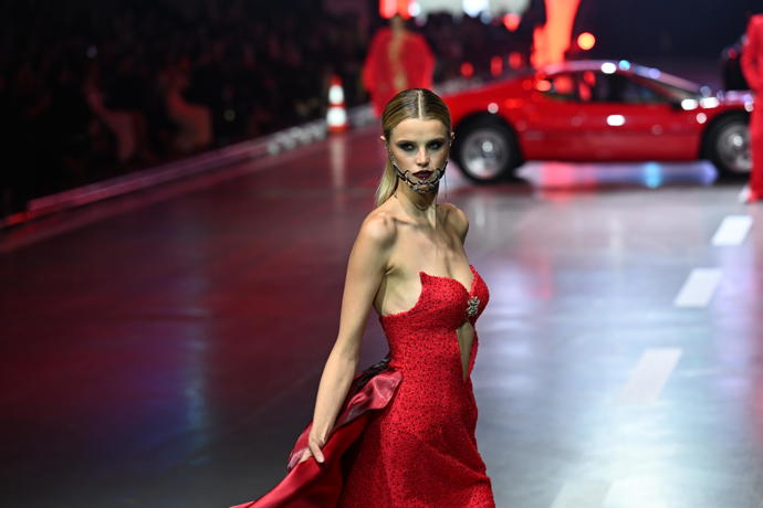 FOTO: Miss World Krystyna Pyszková šla po molu. – stránka 36