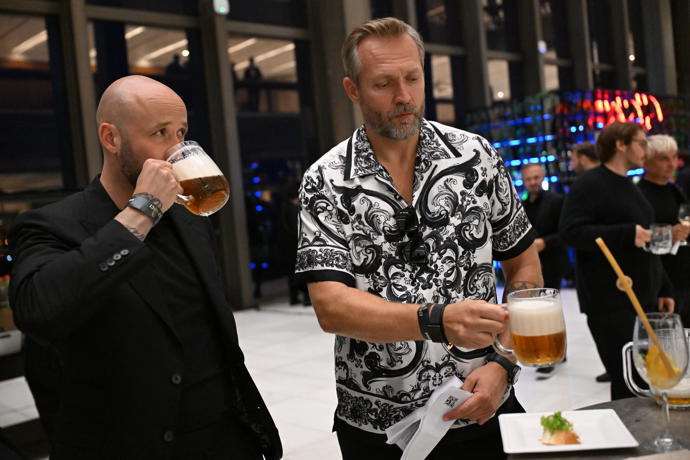 FOTO: Pivo zvolil také Ondra Novotný. – stránka 134