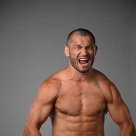 Muradov se MMA věnuje profesionálně již několik let.