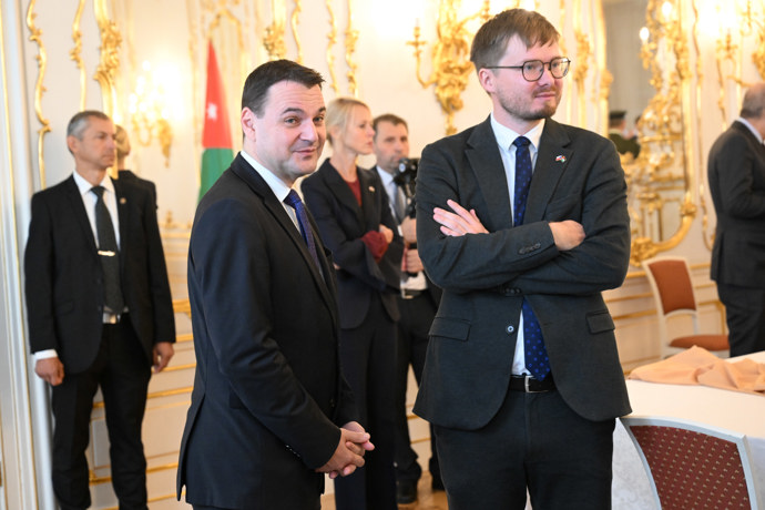 FOTO: Ministr Petr Macinka se dobře bavil. – stránka 14