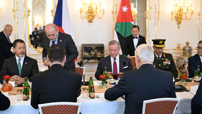FOTO: Prezident Petr Pavel seděl během jednání vedle ministra Petra Macinky.