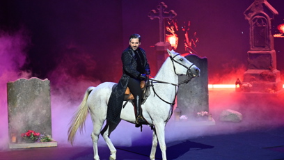 FOTO: Vojta na koni jezdit umí.