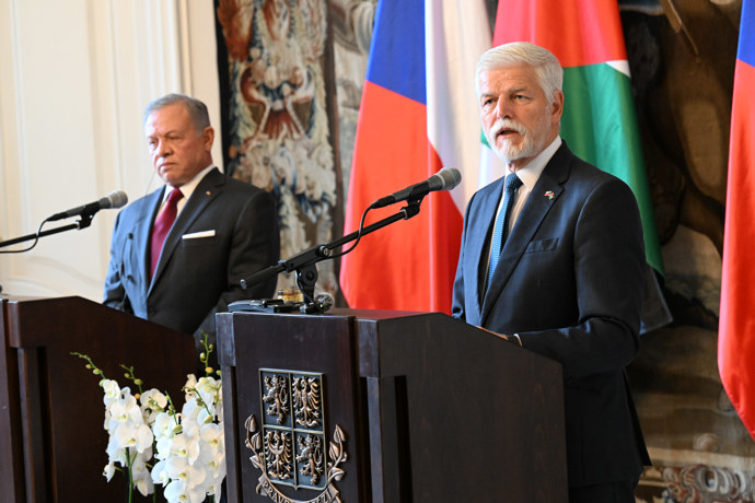FOTO: Prezident Petr Pavel promluvil k novinářům. – stránka 17