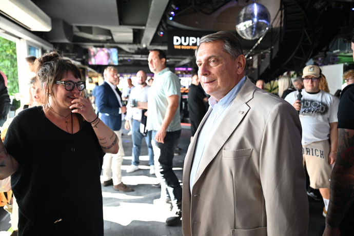 FOTO: G MMA chce bývalého politika zapojit i do dalšího svého programu. – stránka 6