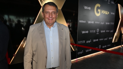 FOTO: Jiří Paroubek podepsal smlouvu s G MMA.