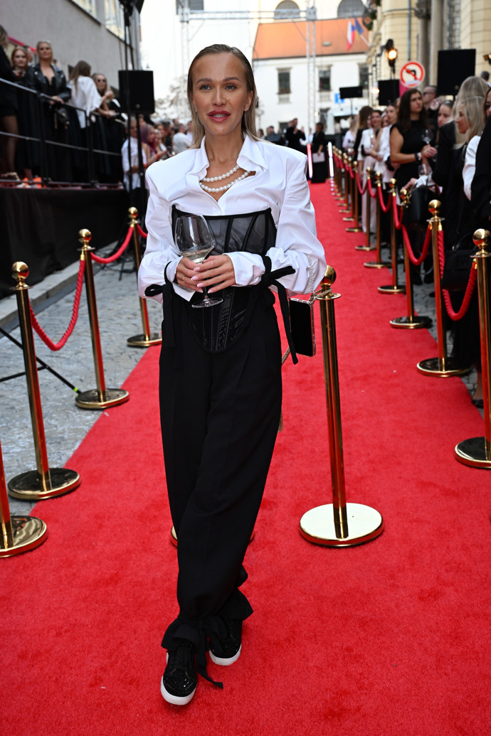 FOTO: Nela Slováková to od sledujících schytala za svůj outfit. – stránka 27