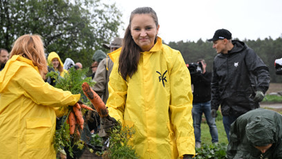 FOTO: Andy si též vytáhla na farmě svou mrkev.
