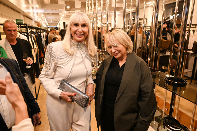 FOTO: Adriana Krnáčová si nenechala ujít slavnostní otevření butiku MOMO. – stránka 3