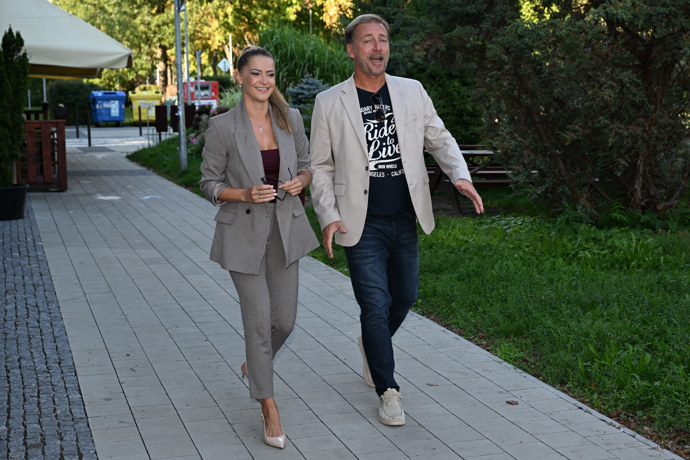 FOTO: Šárka Vaňková je po boku Petra Vondráčka velmi šťastná. – stránka 4