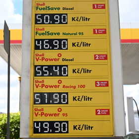 Za litr prémiové nafty V-Power Diesel si tato stanice Shell účtovala 55,40 koruny.