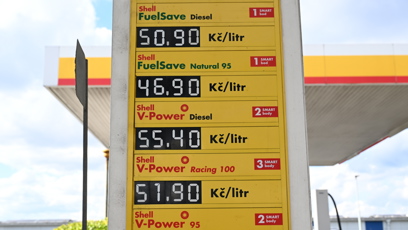 FOTO: Za litr prémiové nafty V-Power Diesel si tato stanice Shell účtovala 55,40 koruny.