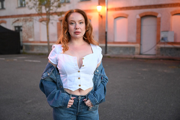 FOTO: Alena Doláková vynesla nebezpečný výstřih. – stránka 59