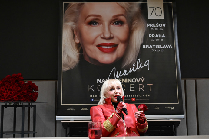 FOTO: Slovenská popová zpěvačka a skladatelka Marika Gombitová. – stránka 6