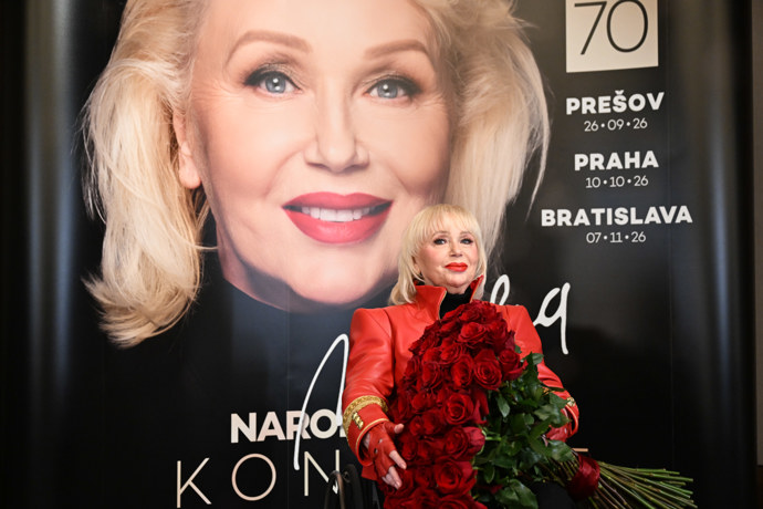 FOTO: Slovenská popová zpěvačka a skladatelka Marika Gombitová. – stránka 3