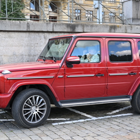 František Ringo Čech předvedl svůj luxusní vůz na akci Jany Kratochvílové.