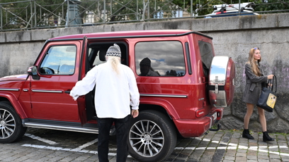 FOTO: Doprovod Františku Ringo Čechovi dělala jeho partnerka Monika Kopecká.