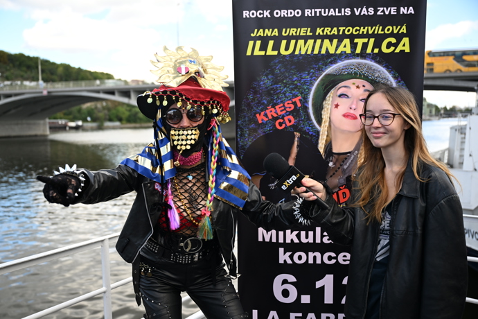 FOTO: V sedmdesáti třech letech je Jana Kratochvílová stále plná energie. – stránka 1
