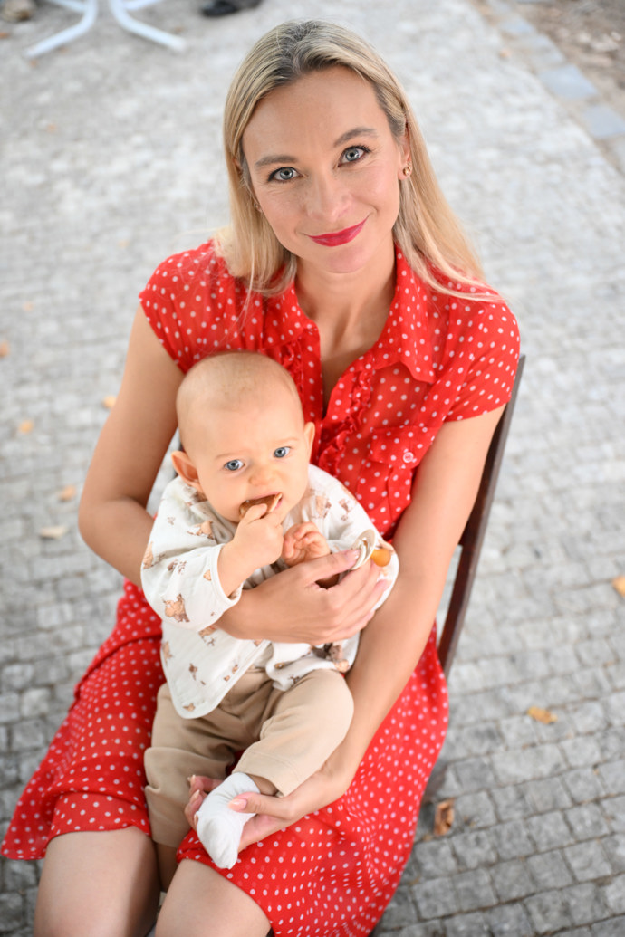 FOTO: Barbora Mottlová vzala na oslavu seriálu Ulice i svého synka. – stránka 25