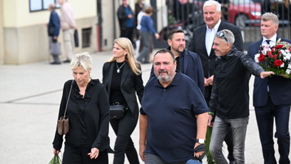 FOTO: Ivan Vodochodský a Jan Punčochář na pohřbu Richarda Tesaříka.