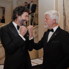 Petr Pavel a Keanu Reeves spolu byli nedávno v Praze na pivu.